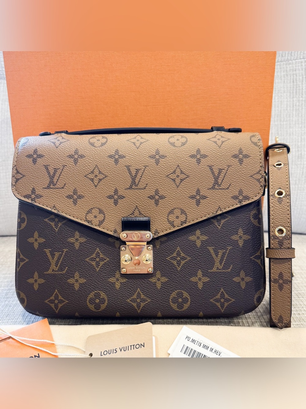 Louis Vuitton Pochette Metis Reverse Monogram
